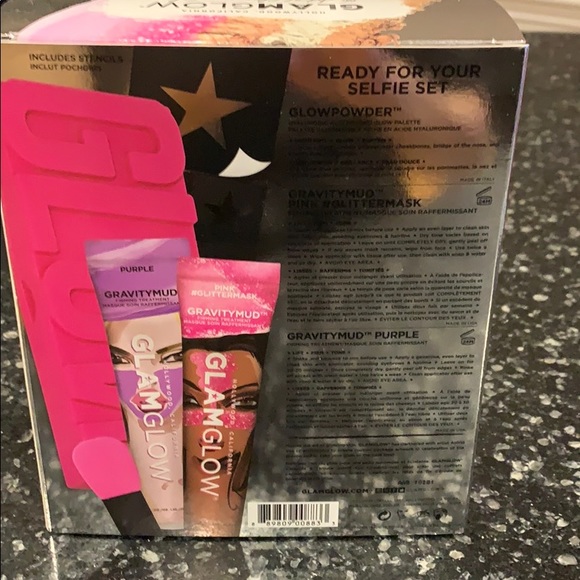 GlamGlow the Art of Glowing Skin - Picture 2 of 2